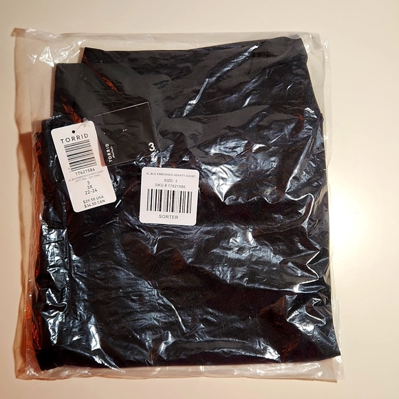 ❤️NWT VINTAGE TORRID VALENTINES DAY BIKE SHORTS - HEART PRINT 9' HIGH WAIST PLUS - Picture 6 of 15